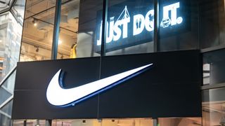 adobestock-300281727-wachiwit-claim-nike-just-do-it-1000x563v1 (Bild: © wachiwit/stock.adobe.com)