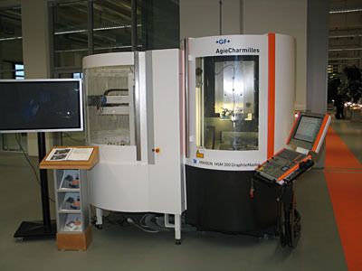 Mikron-Bearbeitungszentrum HSM 300 Graphite Master für die Fertigung von Elektroden. (Archiv: Vogel Business Media)