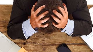 Mitarbeiter aus der Privatwirtschaft fühlen sich eher durch die Digitalisierung überfordert, als Mitarbeiter in der öffentlichen Verwaltung (Focus Pocus LTD/ Fotolia.com)