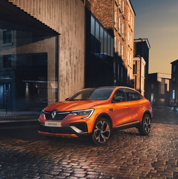 Das SUV-Coupé Arkana wird es mit Voll- und Mild-Hybridantrieben geben. (Bild: Renault)
