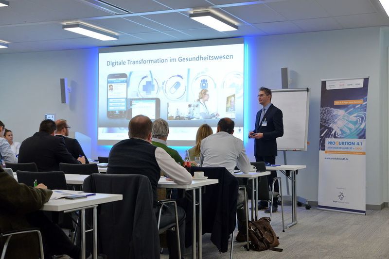 Auf dem Anwenderkongress „Produktion 4.1 - Vom 4.0 Hype zum Handeln“ am 7. November 2017 im Vogel Convention Center Würzburg haben die Teilnehmer gelernt, welche Excellence-Lösungen Industrie 4.0 für die Optimierung von Produktion und Instandhaltung bieten. (Vogel Business Media)