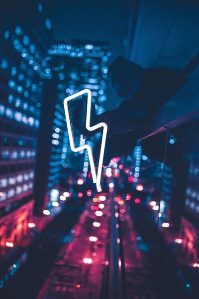 The relationships between voltage, current, resistance and power and their implications for power delivery efficiency has become essential for continued development in high performance electrical and electronic systems. (gemeinfrei)