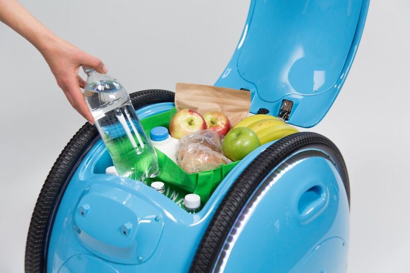 Der Piaggio Gita soll die Einkäufe aufnehmen und nach Hause transportieren. (Piaggio)