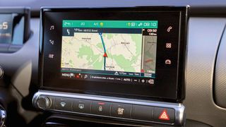 Zukünftig müssen Autohändler gewährleisten, dass Kunden beim Kauf von Gebrauchtfahrzeugen die eingebauten Navigationsgeräte so lange aktualisieren können, wie sie den Wagen nutzen. (Bild: gemeinfrei)