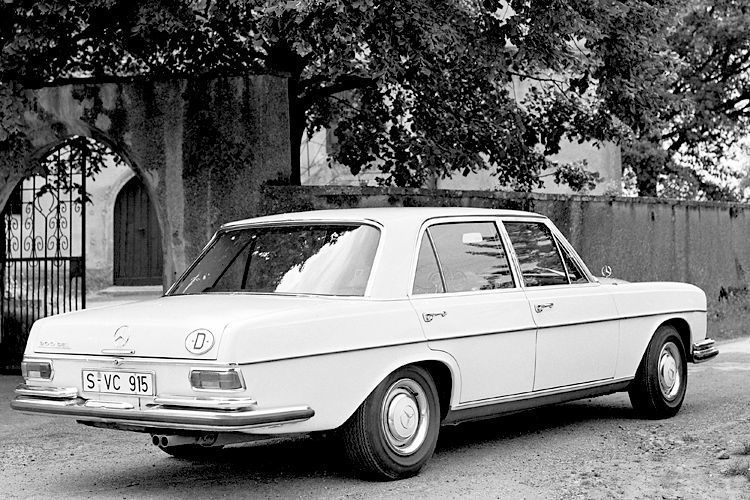 Der 300 SEL mit Luftfederung bekam die Bezeichnung W 109, während die Modelle mit konventionellen Stahlfedern als W 108 bezeichnet wurden. (Daimler)