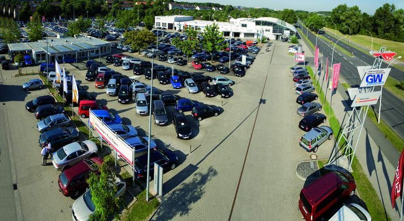 Das Gebrauchtwagengelände des Wolfsburger Autohauses Hotz und Heitmann (Archiv: Vogel Business Media)