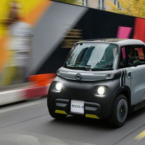 Der Rocks-e von Opel ist kein Auto, sondern ein Moped mit Dach und vier Rädern – zugelassen als Leichtkraftrad.
