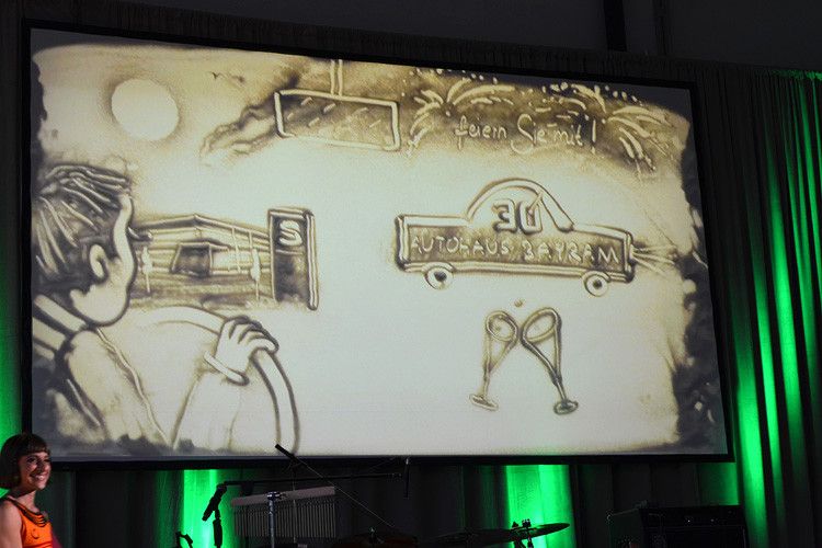 Das Autohaus Bayram durfte als Motiv natürlich nicht fehlen. (Foto: Grimm)