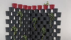 Um die Pflanzgefäße sicher stapeln zu können, müssen sie im Spritzguss sehr präzise abgeformt werden. Wittamnn arbeitet hierfür mit der Cellmould Schaumspritzgießtechnologie.  (Bild: Wittmann)