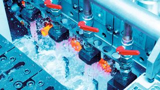 Für das Taumeln werden die Rohlinge der Kegelräder warm geschmiedet, haben jedoch erst circa 65% ihrer endgültigen Kontur erreicht.  (Bild: Hatebur)