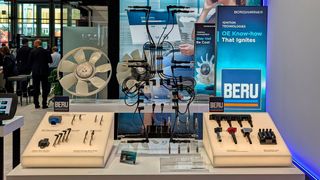 Beru-Display auf dem Borg-Warner-Stand: In diesem Jahr sollen mehr als 235 neue Beru-Produkte eingeführt werden. (Bild: Rosenow – VCG)