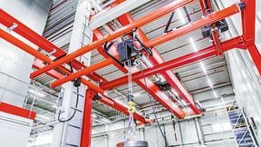 Das bei Cummins Deutschland installierte modulare Kranbaukastensystem ermöglicht die optionale Nachrüstung weiterer Kranbrücken. (Bild: Konecranes)