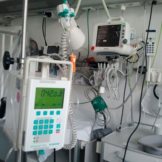 Medizingeräte in Krankenhäusern müssen sicher vernetzt sein. Hier unterstützt die Connext-Architektur, da sie modular und vollständig dezentralisiert aufgebaut ist. Medizingeräte in Krankenhäusern müssen sicher vernetzt sein. Hier unterstützt die Connext-Architektur, da sie modular und vollständig dezentralisiert aufgebaut ist.