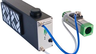 Neue Wasserkühlung für Kameraschutzgehäuse: Einbaumodul (links) und separate Einheit (rechts) (AutoVimation)