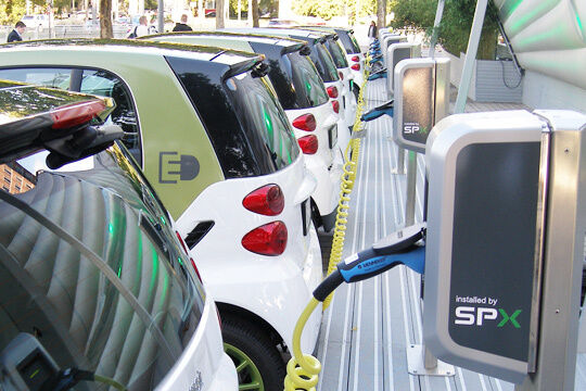 Das Schwerpunktthema Elektromobilität war auf der IAA 2011 nicht zu übersehen. (Archiv: Vogel Business Media)