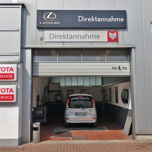 Ob ein Kunde eine Direktannahme wünscht, kann er bereits angeben, wenn er seinen Termin online bucht.(Bild:  Schreiner – »kfz-betrieb«)