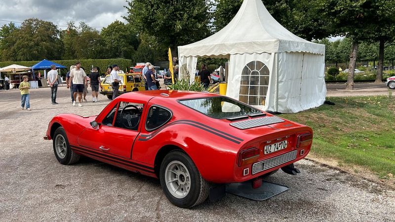 Vom Melkus RS 1000, dem einzigen Sportwagen der DDR, entstanden ein Prototyp und exakt 100 Kleinserienexemplare. Das Heck dieses RS 1000 wurde im Nachhinein mit den Leuchten des Lada 1500 sowie mit Rückfahrscheinwerfer und Nebelschlussleuchte individualisiert. (Bild: Peter Diehl)