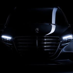 Im Sommer stellt Mercedes ein Update für die Baureihen EQV, V-Klasse und V-Klasse Marco Polo vor.(Bild:  © Mercedes-Benz AG)