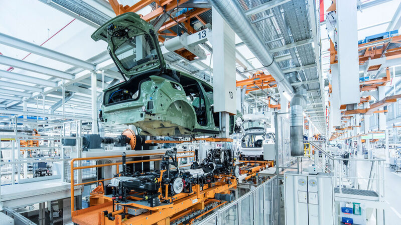 Obwohl die deutschen Automobilzulieferer gut durch das Jahr 2022 gekommen sind, könnte es laut der Unternehmensberatung Falkensteg in diesem Jahr proportional mehr Insolvenzen geben.