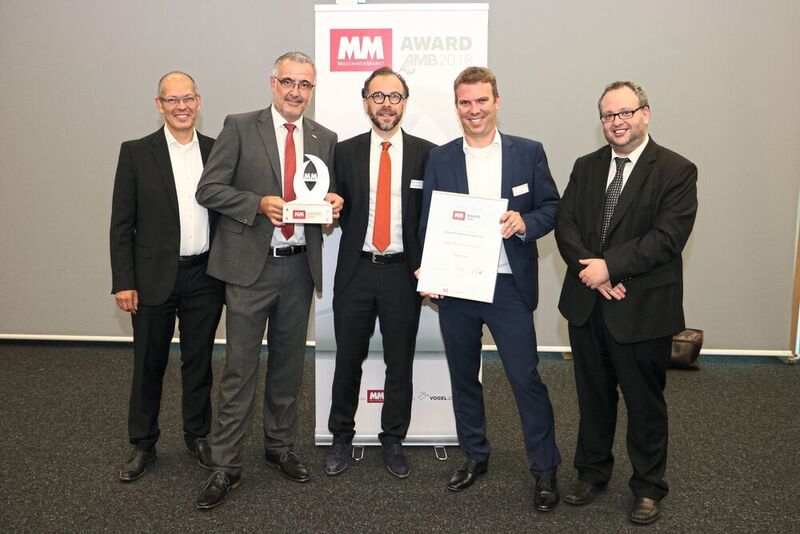 In the Industrial Software & Engineering category, the AMB Award 2018 went to Chiron: Dr. Ulrich Heller, Roger Schöpf (both from Chiron), Yavuz Murtezaglu (from Module Works), Pascal Schröder (Chiron) and Marc Foti (Module Works) are delighted. (Reinhold Schäfer)