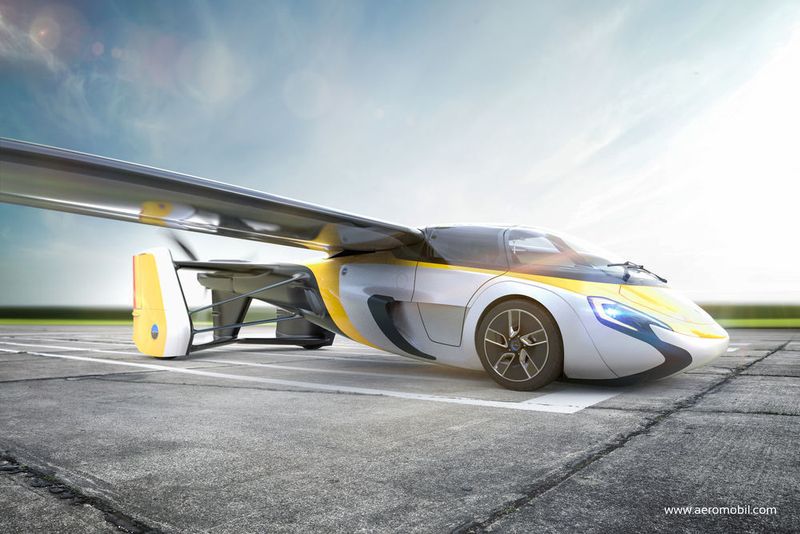 Die slowakische Firma Aeromobil hat das Aeromobil 2.5 entwickelt. Es wiegt gerade einmal 450 Kilogramm und bringt als Auto 160 km/h auf den Asphalt, als Flugzeug kann es beim Start bis auf 200 Stundenkilometer beschleunigen. Die Reichweite in der Luft beträgt 700 Kilometer. (Terrafugia)