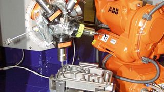 Um wirtschaftlich und produktiv zu arbeiten sowie die Prozesse in die Digitalisierung einbinden zu können, werden auch das Entgraten und das Finishen von Oberflächen inzwischen weitreichend automatisiert.  (Heinz Berger Maschinenfabrik GmbH & Co. KG)