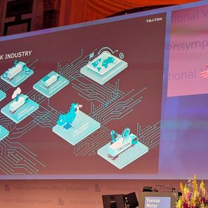 Die derzeitigen Trends in der Nutzfahrzeugindustrie erläuterte Niklas Klingenberg, Mitglied des Vorstands von Traton.(Bild:  Stefanie Eckardt)