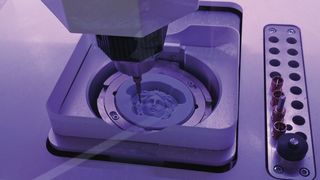 Fräskopf und Werkzeugwechselsystem der Dentalfräsmaschine. (Bild: Ferrocontrol)