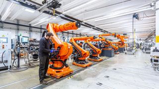 Die meisten Stellen sollen in der Produktion in Augsburg wegfallen.  (Bild: Kuka)