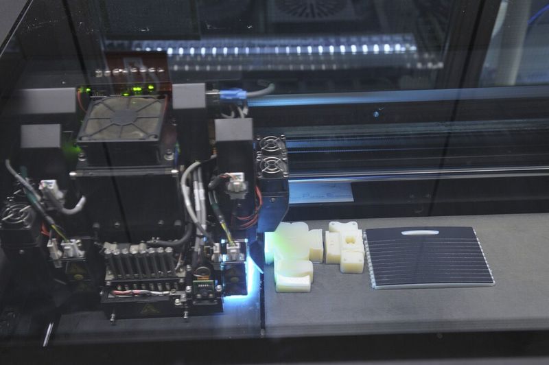 3D-Drucker wurden zum Beispiel verwendet, um beim Ford B-MAX einen Türgriff und Teile der Sitze plastisch zu veranschaulichen. (Bild: Ford)