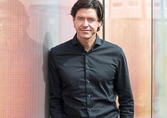 Hendrik Dietz, Professor für Biomolekulare Nanotechnologie an der TUM, arbeitet mit der Methode des DNA-Origami.(Bild:  Astrid Eckert / TUM)