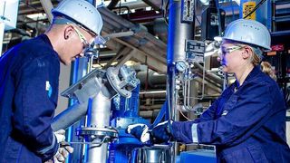 Über 3000 Mitarbeiter an 40 Standorten sind für Bilfinger Engineering & Maintenance tätig. (Nadine Rupp/ Bilfinger)