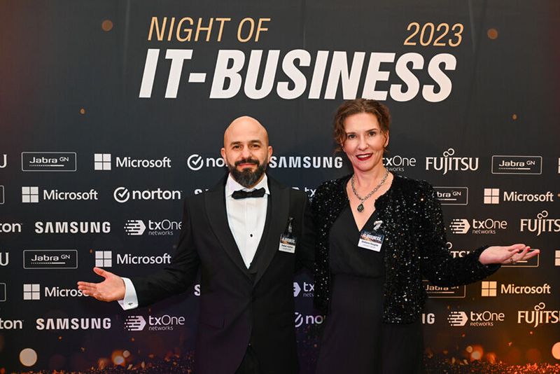 Stefanie Douglas und Reduan Azarkan (Verbatim) freuen sich auf einen spannenden Abend. (Bild: Hannes Magerstädt)