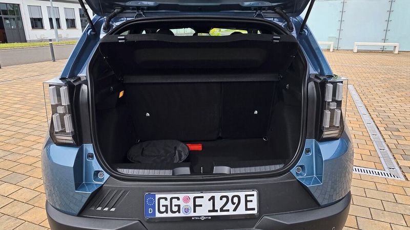 Die rund 360 Liter lassen sich bei Umklappen der Rückbank auf rund 1.300 Liter erweitern. (Bild: Mauritz – VCG)