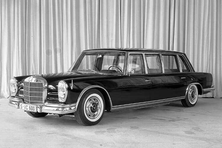 Die klassische Staatslimousine war schließlich der Typ 600, vor allem auch als Pullman-Variante mit langem Radstand. (Foto: Daimler)