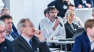 Thomas Wagner, Serviceleiter bei Orth Automobile und Sieger beim Service Award 2018, konnte zum Thema Digitalisierung auch einiges beitragen. (»kfz-betrieb«/Rainer Wengel)