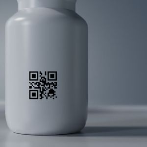 Mit 2DJET führt Leibinger eine neue Kennzeichnungsklasse ein, die gezielt für 2D-Code-Verpackungsanforderungen entwickelt wurde. Das neue System kann inline QR-Codes mit bis zu 33 x 33 Modulen erzeugen. (Bild: Paul Leibinger)