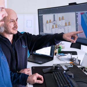 Geometrie, Werkstoff und Fertigungsverfahren im Blick: Das Vogt-Engineering legt Bauteil und Werkzeug gemeinsam aus.(Bild:  Vogt AG Verbindungstechnik)