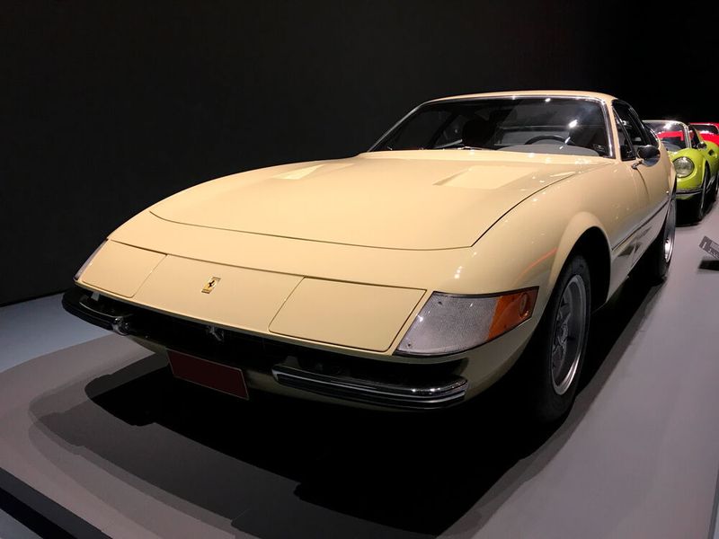 Ferrari präsentierte neben dem 365 GTB 4 (im Bild), auch den Dino 246 GT und den Daytona Spider bzw. 365 GTS 4. (Autodrom)