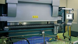 Für das Produktionsumfeld und die Anforderungen von Luve fiel die Wahl auf die Flexcell von Salvagnini. (Bild: Salvagnini)