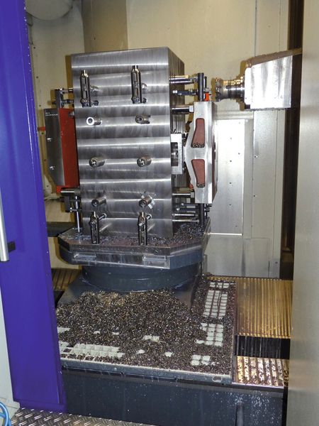 Bild 2: Mit dem Einsatz von Spanntürmen sollen über die 156 Paletten des Fertigungssystems bis zu 500 Werkstücke hergestellt werden, ohne umrüsten zu müssen. (Bild: Heller)