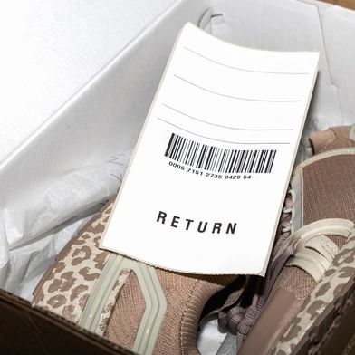 adobestock-1892824411-kassandra-e-commerce-retouren-management-1000x563v1 (Bild: © Kassandra/stock.adobe.com)