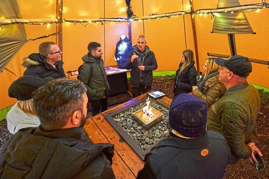 In einem 4x4-Seminarraum wurden die teilnehmenden Autohausvertreter geschult.(Bild:  James Roberts)