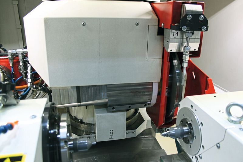 Studer S41 mit Schleif-/Motorspindel. Die Spindel ist ein Eigenprodukt der Fischer AG. (Studer)