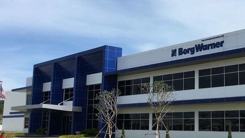 Die Geschäftsführung von Borg Warner will das Unternehmen stärker auf die E-Mobilität ausrichten.(Bild:  Borg Warner)