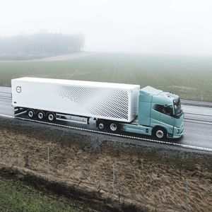 Der FH Aero Electric soll bis zu 600 Kilometer rein elektrisch fahren können. Mittels Megawattladen soll der Akkustand in rund 40 Minuten von 20 auf 80 Prozent steigen.(Bild:  Volvo Trucks)