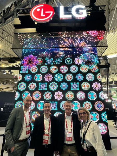 Stephanie Steen (ITB) mit (v. l.) Christoph Spahn, Marius Otto und Andreas Neumann. (Bild: Vogel IT-Medien)