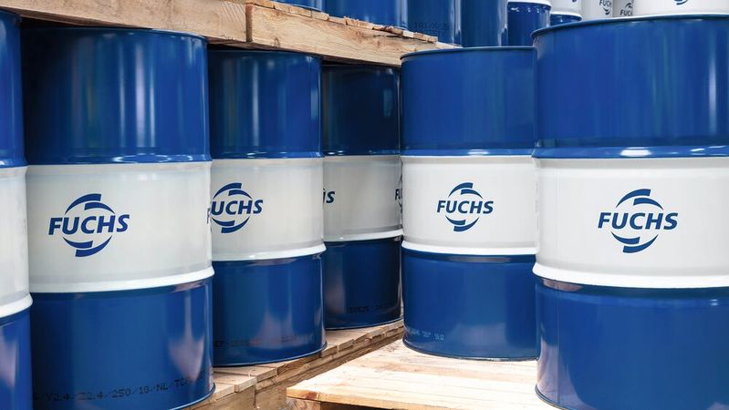 Der Schmierstoff-Hersteller Fuchs hat in ein „anspruchsvolles Jahr“ 2025 stabil abgeschlossen.(Bild:  Fuchs)