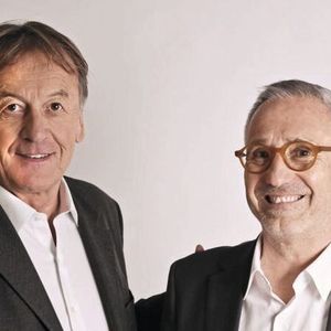 François Billig (à gauche) a transmis la direction générale du Groupe Acrotec à Didier Deltort, qui a pris ses fonctions de CEO le 2 mars 2026.(Source :  Groupe Acrotec)