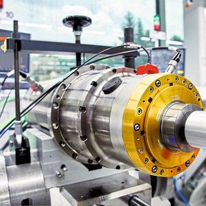 Komplexer End-of-Line-Spindelprüfstand mit PC-basierter Automatisierungslösung.